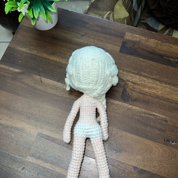 Disney Frozen Elsa Handmade Crochet Doll - Picture 4 of 4